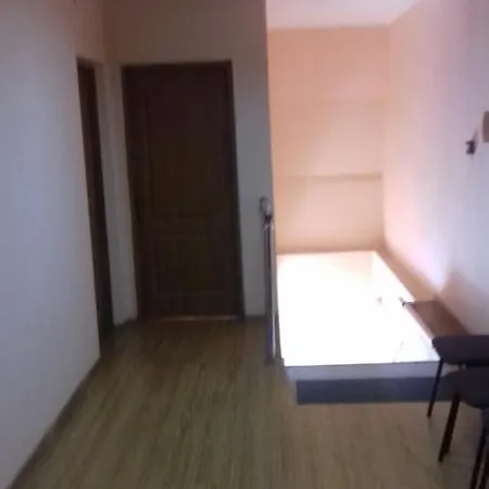 Готель Ас Ясіня 酒店 *